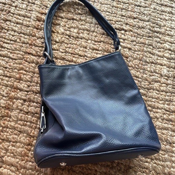 Rene Mancini Black Leather Shoulder Bag with Elegant Design